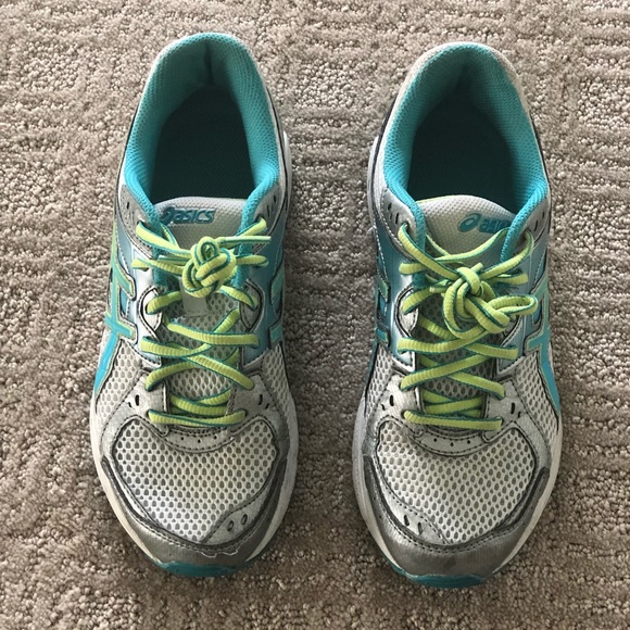 Asics athletic shoes! - Picture 3 of 4